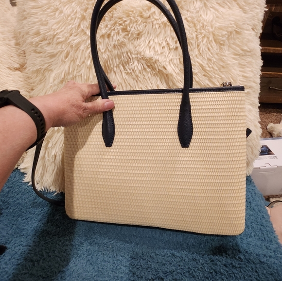 New Tory Burch tote w strap - Picture 5 of 10